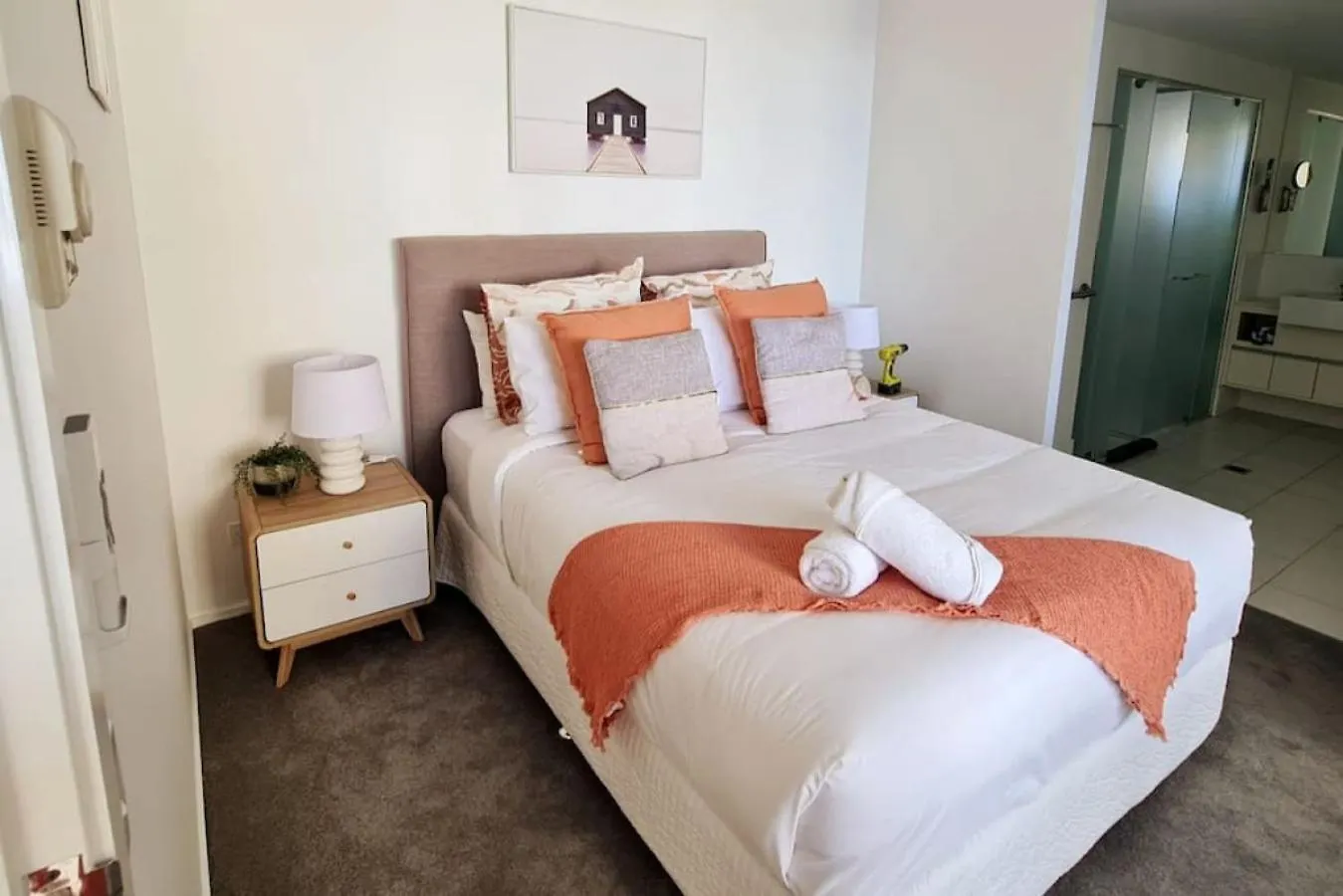 3Br Skyline Oasis W River Views, Gym, Carpark, Fastwifi, Tennis Court, Steam Room Brisbane