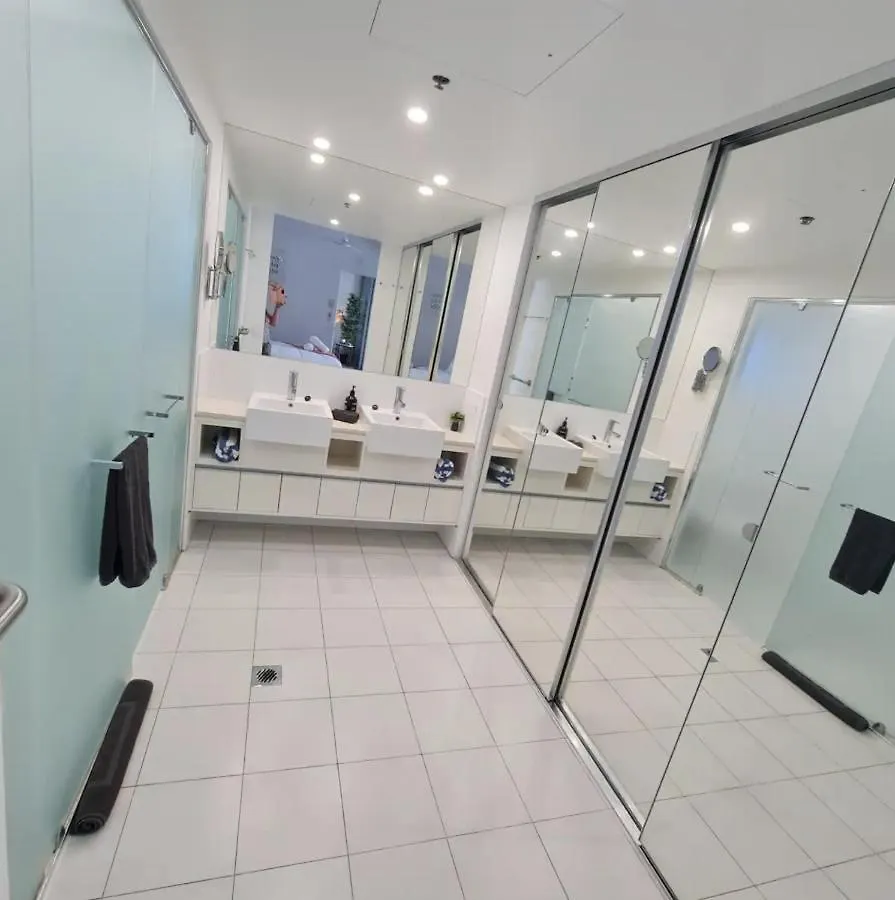 3Br Skyline Oasis W River Views, Gym, Carpark, Fastwifi, Tennis Court, Steam Room Brisbane 0*,