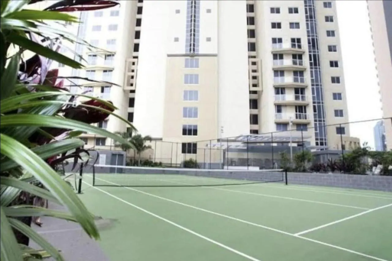 3Br Skyline Oasis W River Views, Gym, Carpark, Fastwifi, Tennis Court, Steam Room Brisbane 0*,  Australia